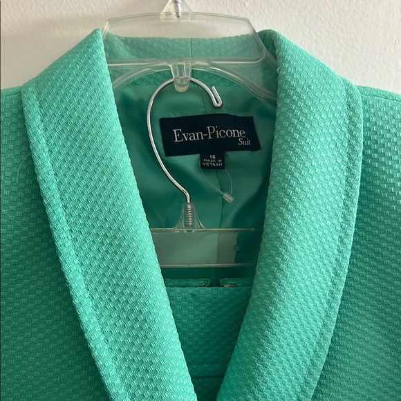 Evan Picone Women's Teal Suit - Picture 2 of 5